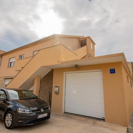 Apartman Eva Vrsi Zewnętrze zdjęcie