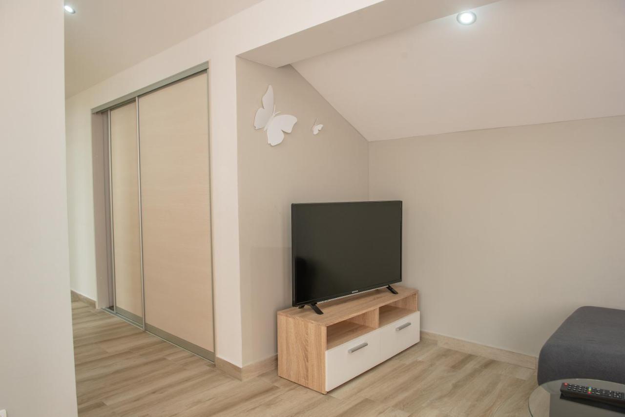 Apartman Eva Vrsi Zewnętrze zdjęcie