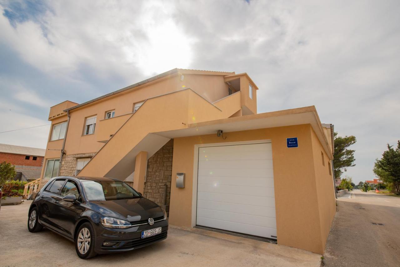 Apartman Eva Vrsi Zewnętrze zdjęcie