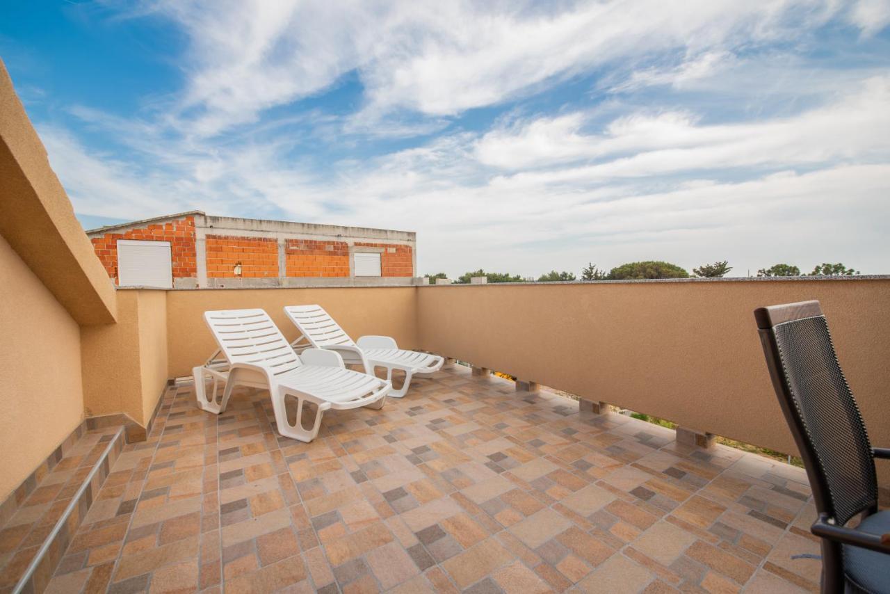 Apartman Eva Vrsi Zewnętrze zdjęcie