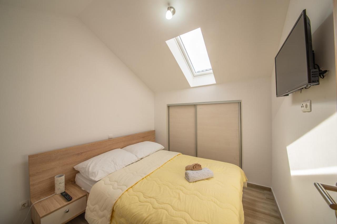 Apartman Eva Vrsi Zewnętrze zdjęcie