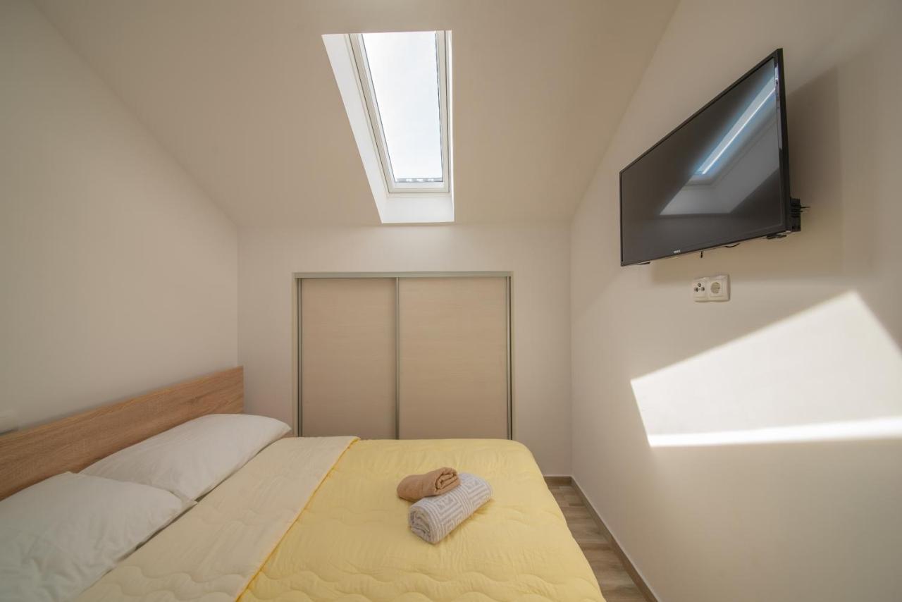 Apartman Eva Vrsi Zewnętrze zdjęcie