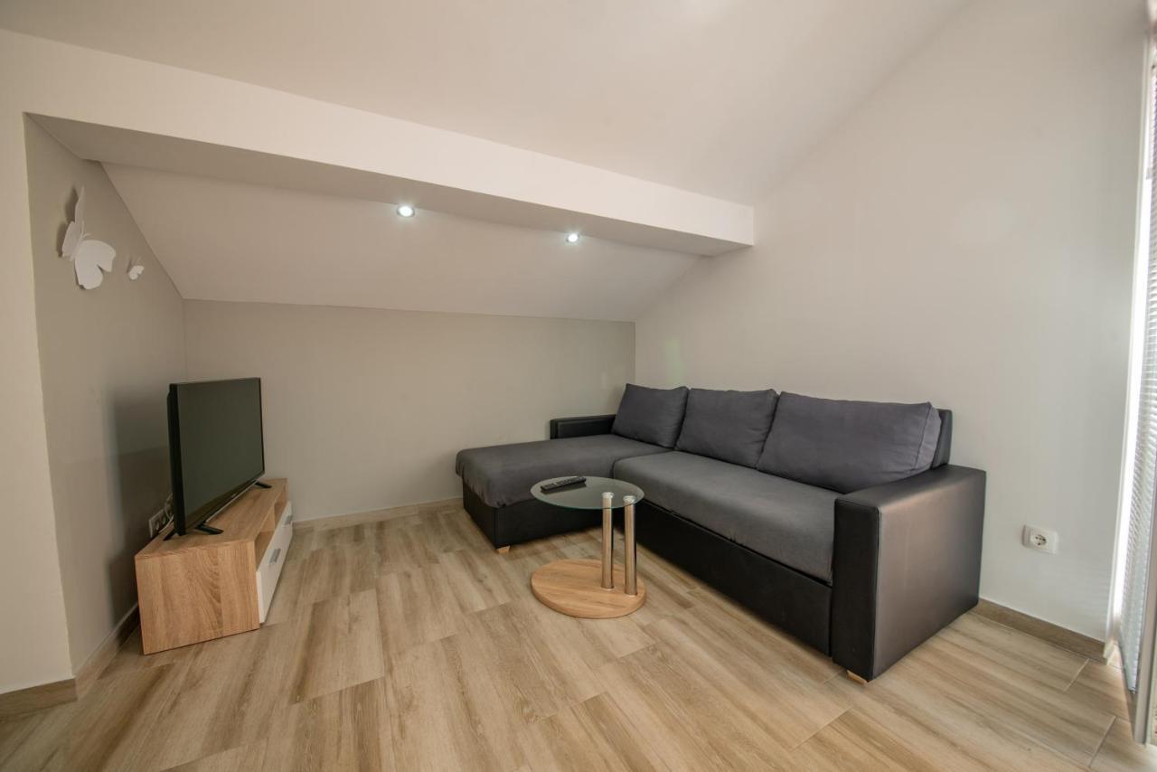 Apartman Eva Vrsi Zewnętrze zdjęcie