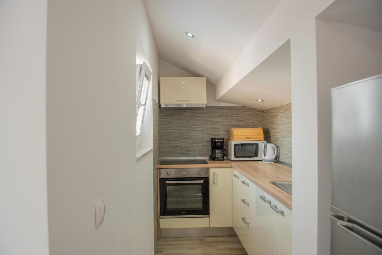 Apartman Eva Vrsi Zewnętrze zdjęcie