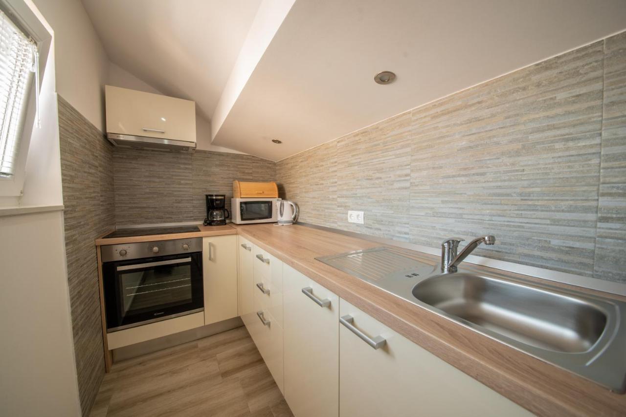 Apartman Eva Vrsi Zewnętrze zdjęcie