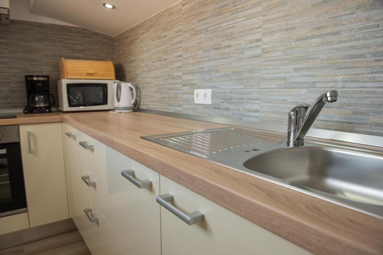 Apartman Eva Vrsi Zewnętrze zdjęcie
