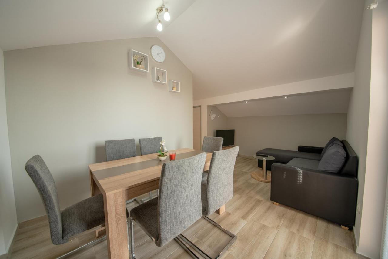 Apartman Eva Vrsi Zewnętrze zdjęcie