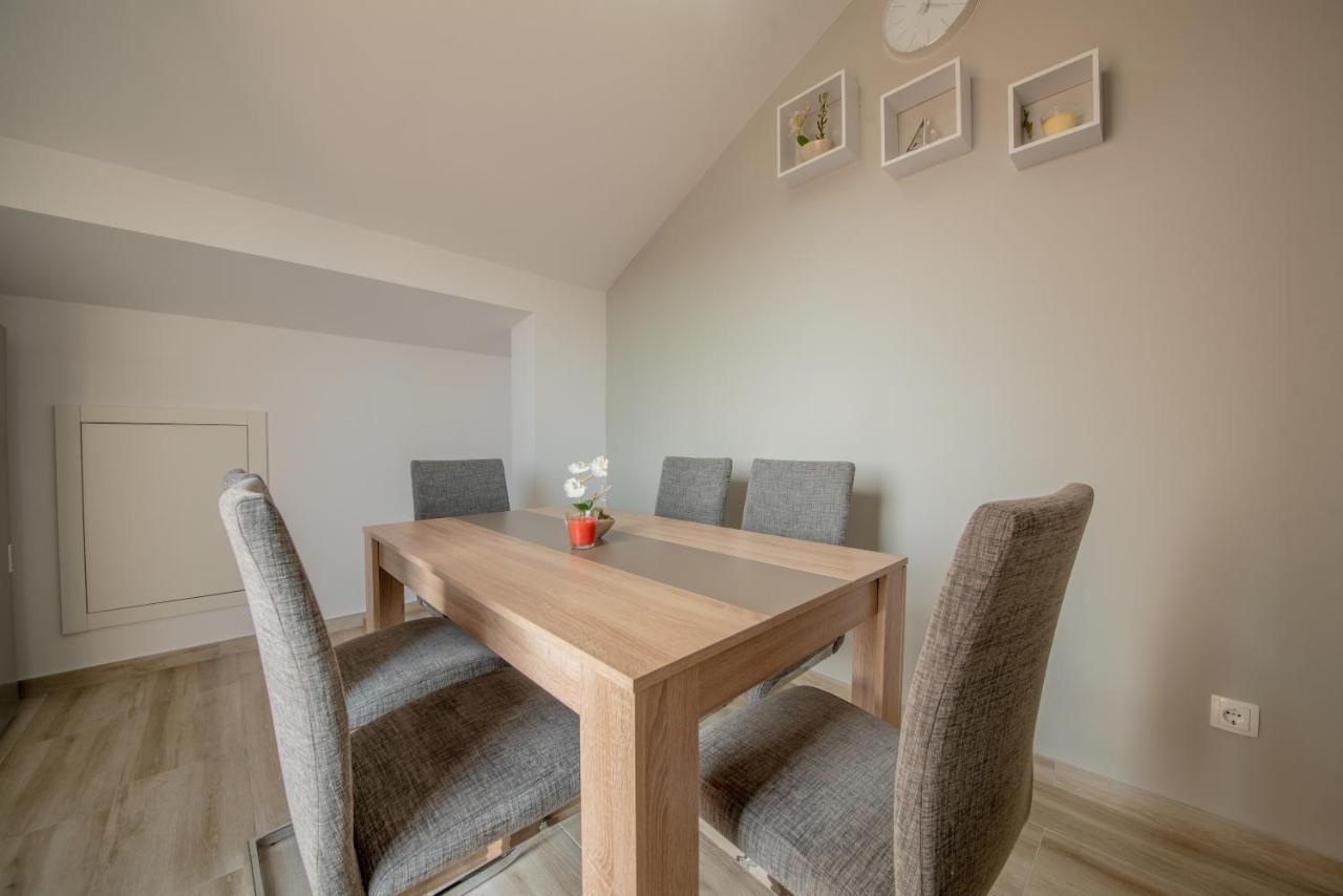 Apartman Eva Vrsi Zewnętrze zdjęcie