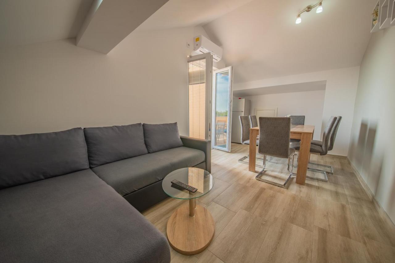 Apartman Eva Vrsi Zewnętrze zdjęcie