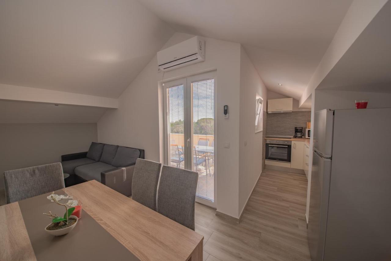 Apartman Eva Vrsi Zewnętrze zdjęcie